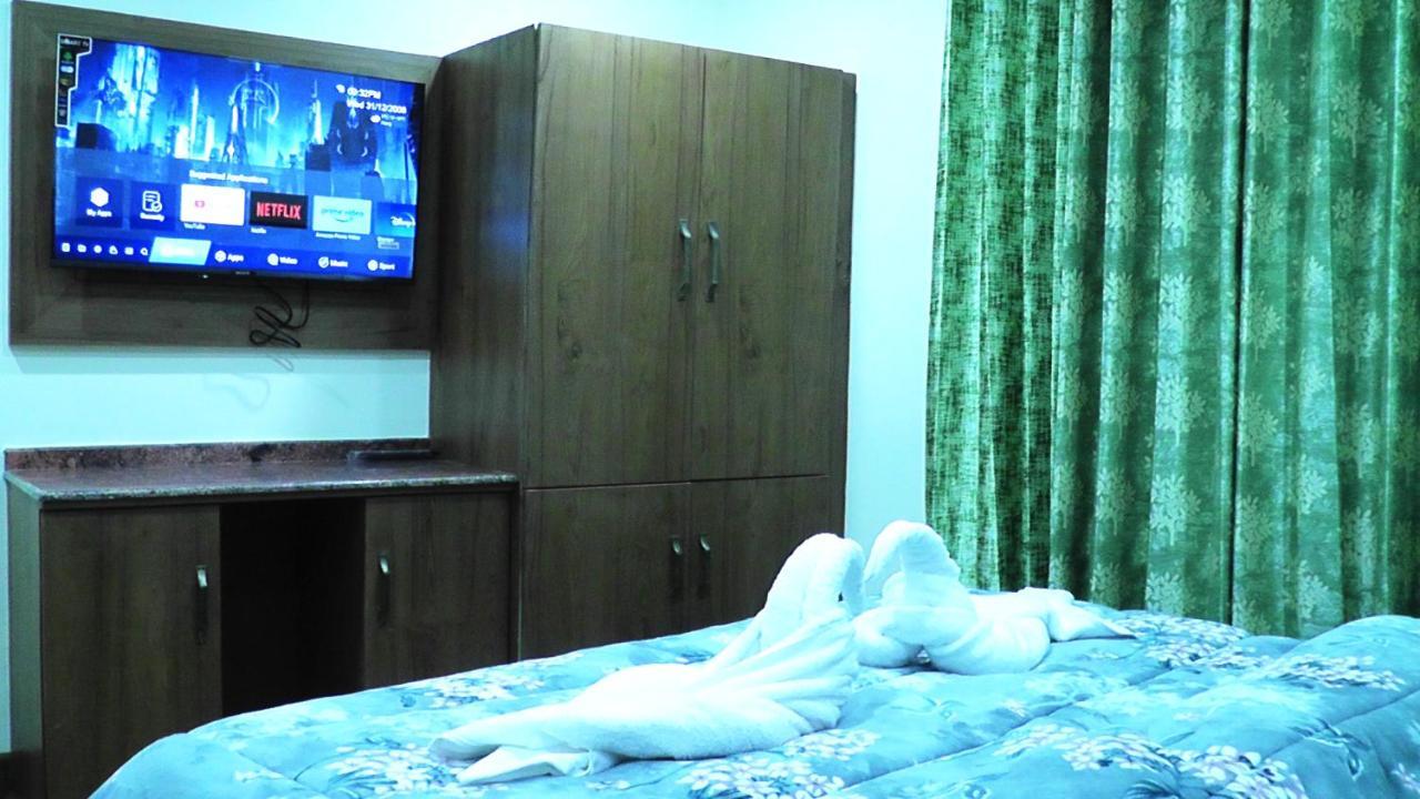 Hotel Jakhu Heights Шимла Экстерьер фото