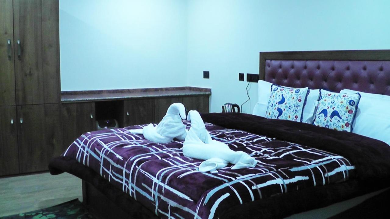 Hotel Jakhu Heights Шимла Экстерьер фото