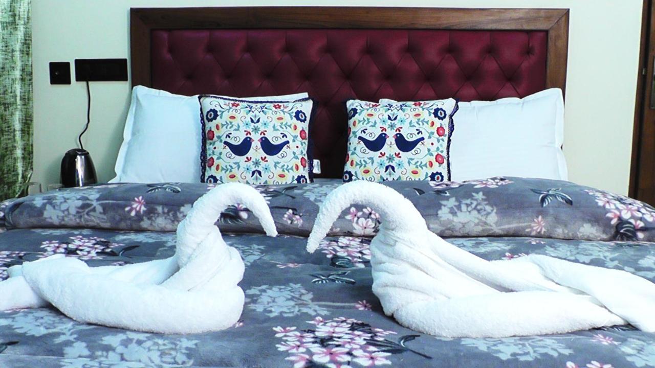 Hotel Jakhu Heights Шимла Экстерьер фото